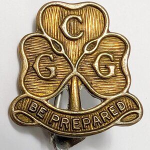 GIRL GUIDES CANADA BE PREPARED METAL LAPEL PIN FRATERNAL VINTAGE UNIFORM WEAR